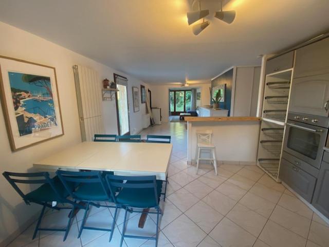 Joli Rez-De-Villa 80 M2 Proche Mer Carqueiranne Ngoại thất bức ảnh